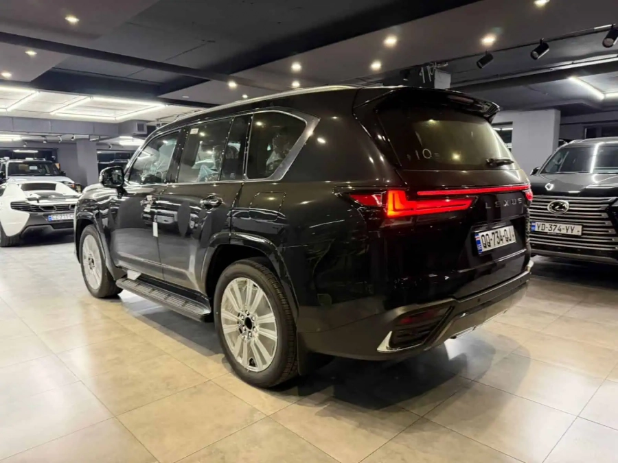 Lexus LX500d